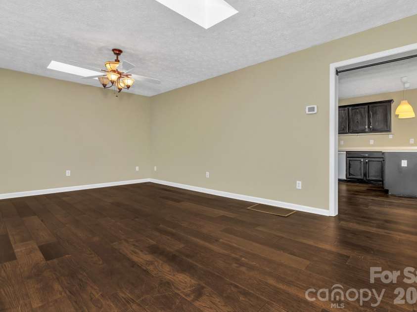 214 Lone Laurel Trail, Hendersonville, NC 28792.  MLS# CAR4367136, YatesRealty ID 10468. 