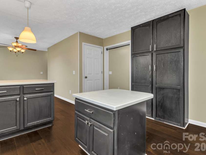 214 Lone Laurel Trail, Hendersonville, NC 28792.  MLS# CAR4367136, YatesRealty ID 10468. 