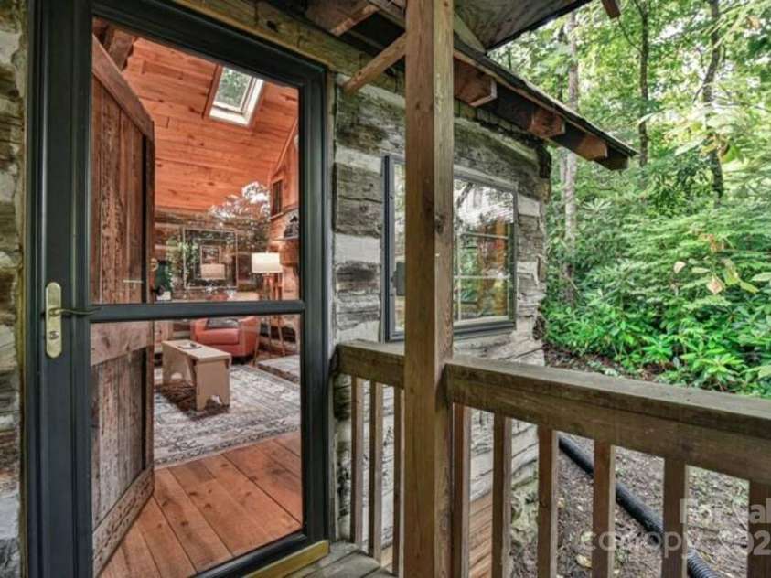 716 9th Street, Black Mountain, NC 28711.  MLS# CAR4251947, YatesRealty ID 10468. 