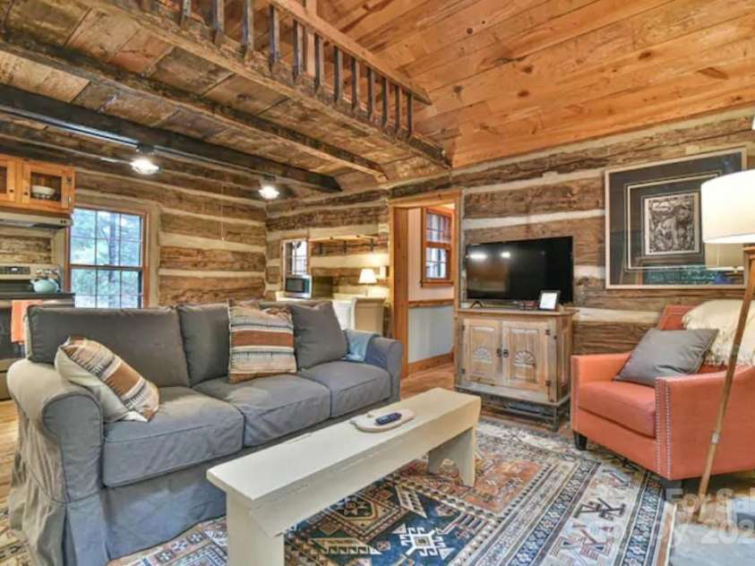 716 9th Street, Black Mountain, NC 28711.  MLS# CAR4251947, YatesRealty ID 10468. 