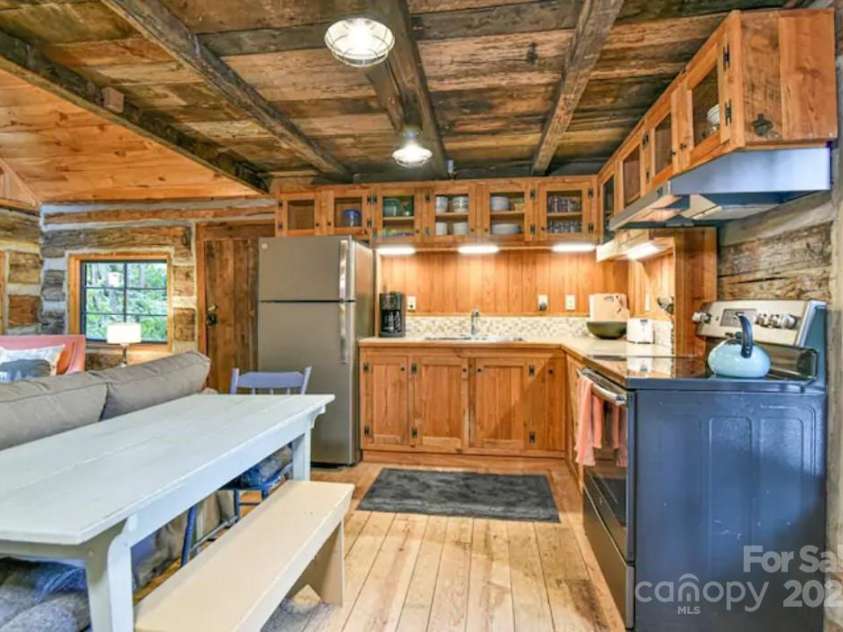 716 9th Street, Black Mountain, NC 28711.  MLS# CAR4251947, YatesRealty ID 10468. 