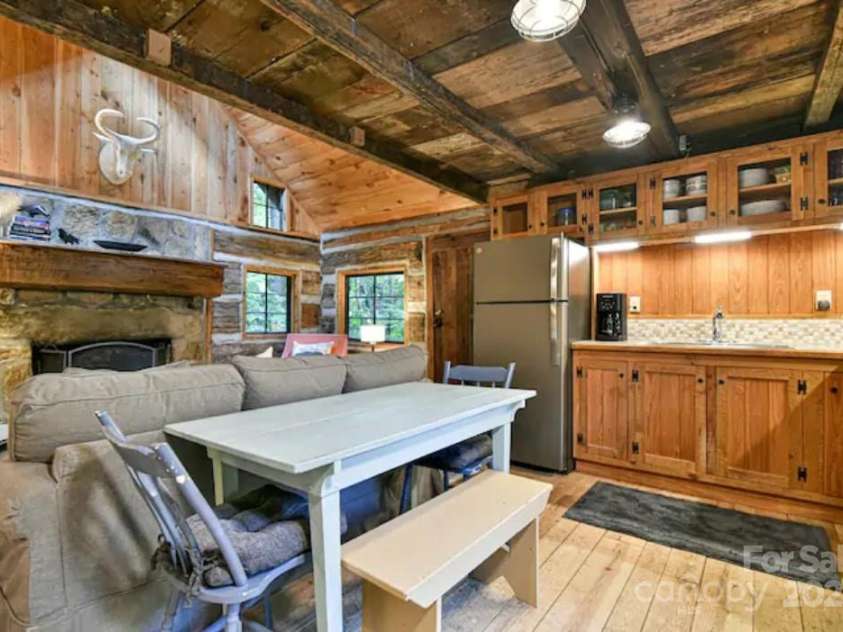 716 9th Street, Black Mountain, NC 28711.  MLS# CAR4251947, YatesRealty ID 10468. 