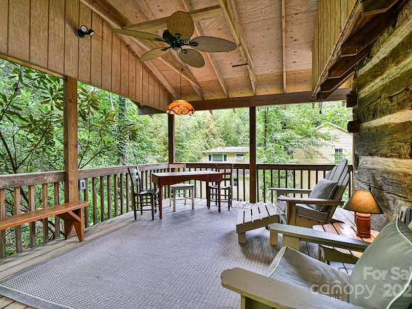 716 9th Street, Black Mountain, NC 28711.  MLS# CAR4251947, YatesRealty ID 10468. 