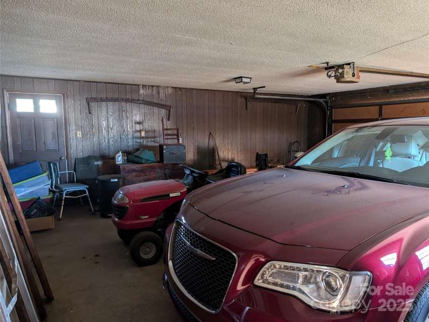 1807 Brantley Road, Kannapolis, NC 28083.  MLS# CAR4221445, YatesRealty ID 10470. Dbl Garage Interior