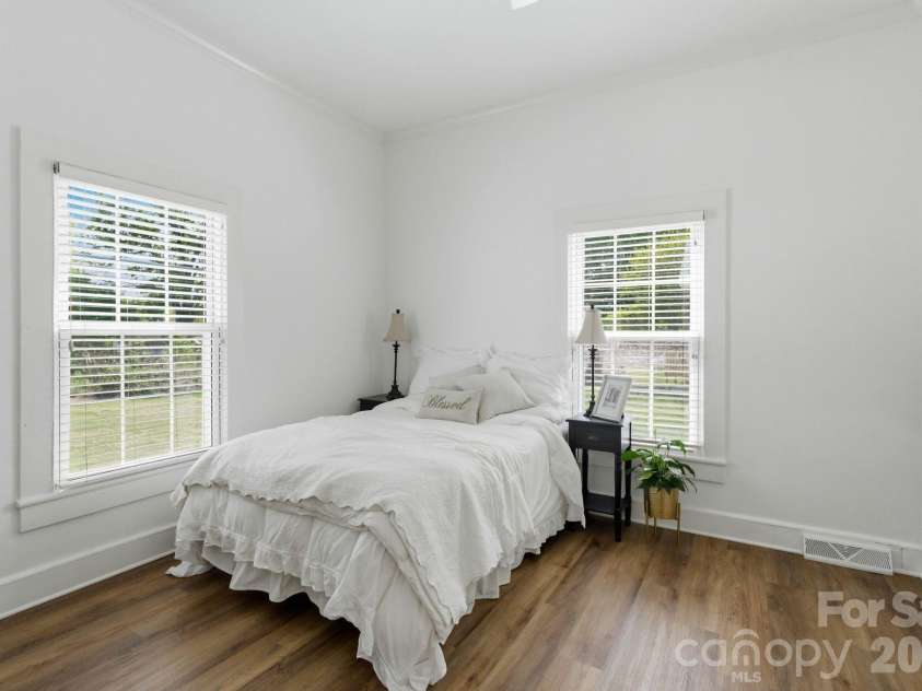 205 S Rose Avenue, Kannapolis, NC 28083.  MLS# CAR4367573, YatesRealty ID 10471. 