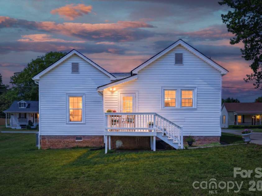 205 S Rose Avenue, Kannapolis, NC 28083.  MLS# CAR4367573, YatesRealty ID 10471. 