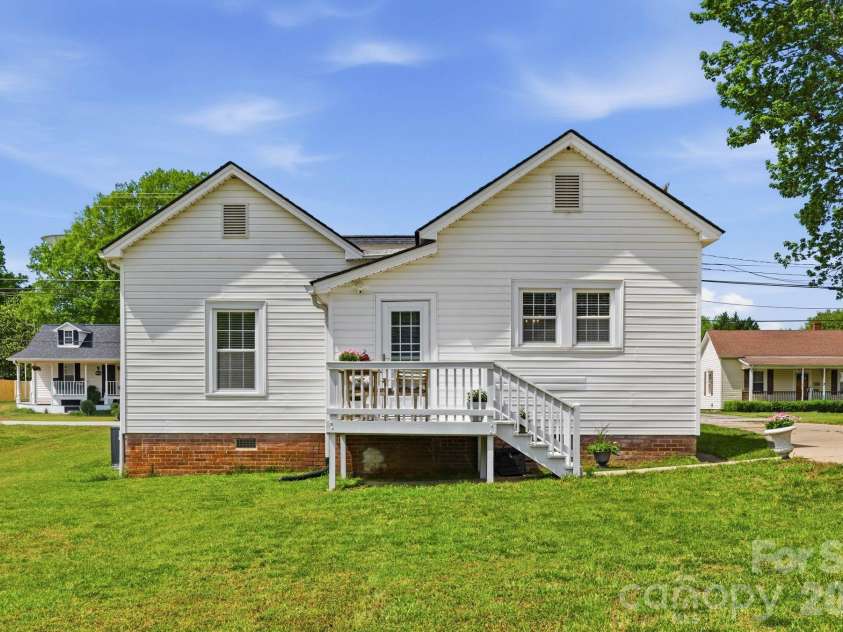 205 S Rose Avenue, Kannapolis, NC 28083.  MLS# CAR4367573, YatesRealty ID 10471. 