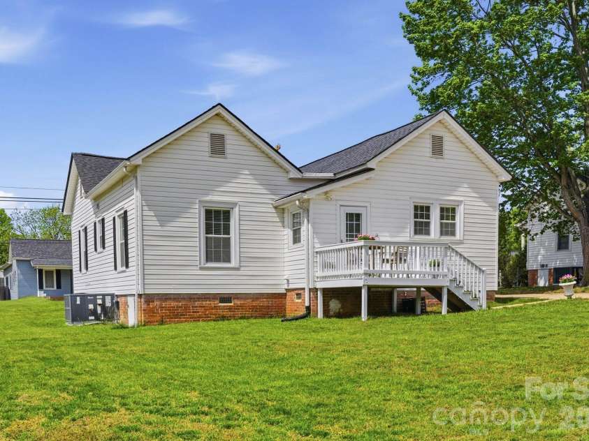 205 S Rose Avenue, Kannapolis, NC 28083.  MLS# CAR4367573, YatesRealty ID 10471. 