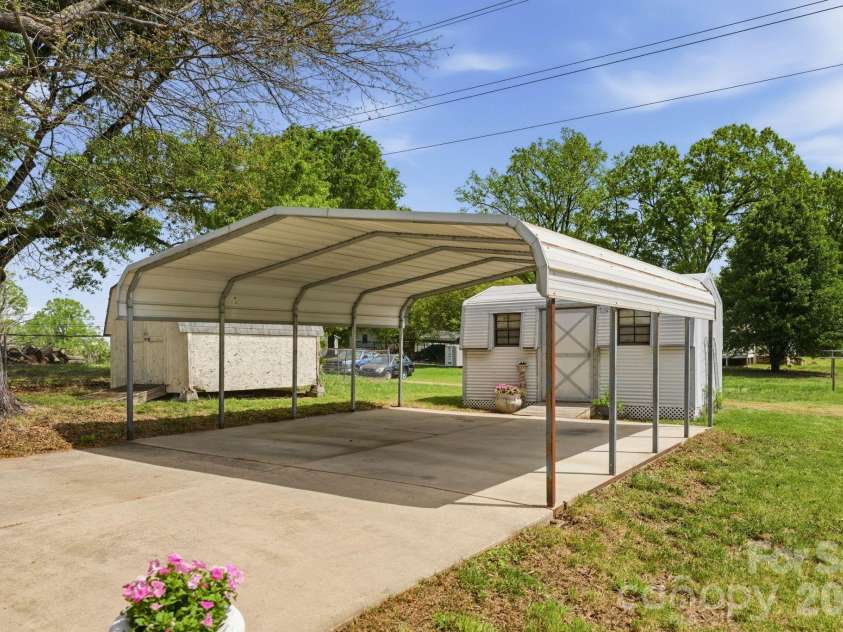 205 S Rose Avenue, Kannapolis, NC 28083.  MLS# CAR4367573, YatesRealty ID 10471. 
