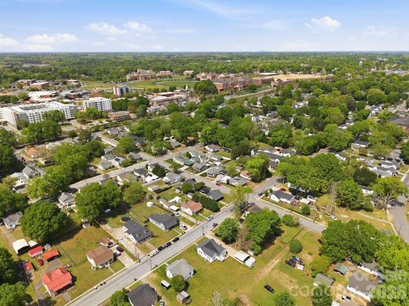 205 S Rose Avenue, Kannapolis, NC 28083.  MLS# CAR4367573, YatesRealty ID 10471. 