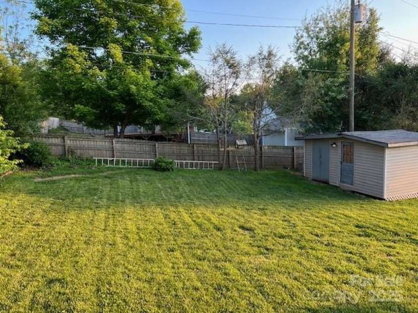 70 3rd Street, Marion, NC 28752.  MLS# CAR4253411, YatesRealty ID 10472. 