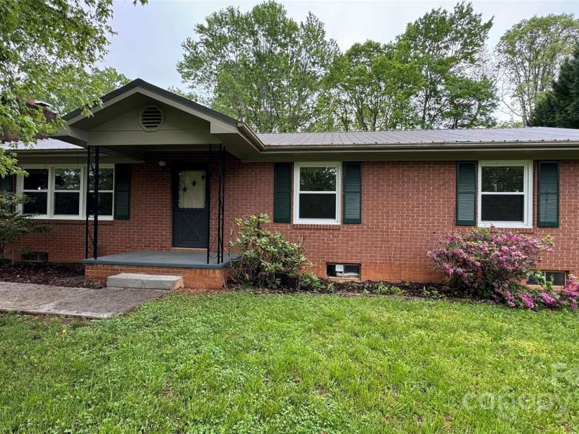 105 Cooper Drive, Nebo, NC 28761.  MLS# CAR4254623, YatesRealty ID 10473. 