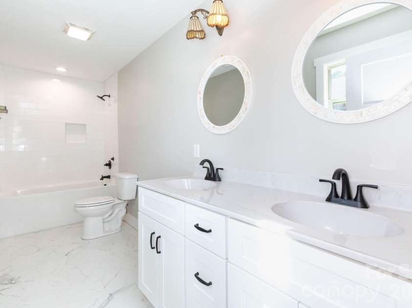 7 Ruff Road, Leicester, NC 28748.  MLS# CAR4354507, YatesRealty ID 10473. 