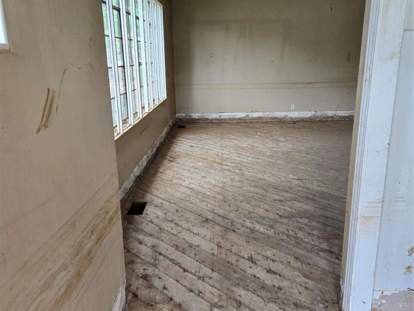 203 Catawba Avenue, Old Fort, NC 28762.  MLS# CAR4252894, YatesRealty ID 10474. Potential for commercial use