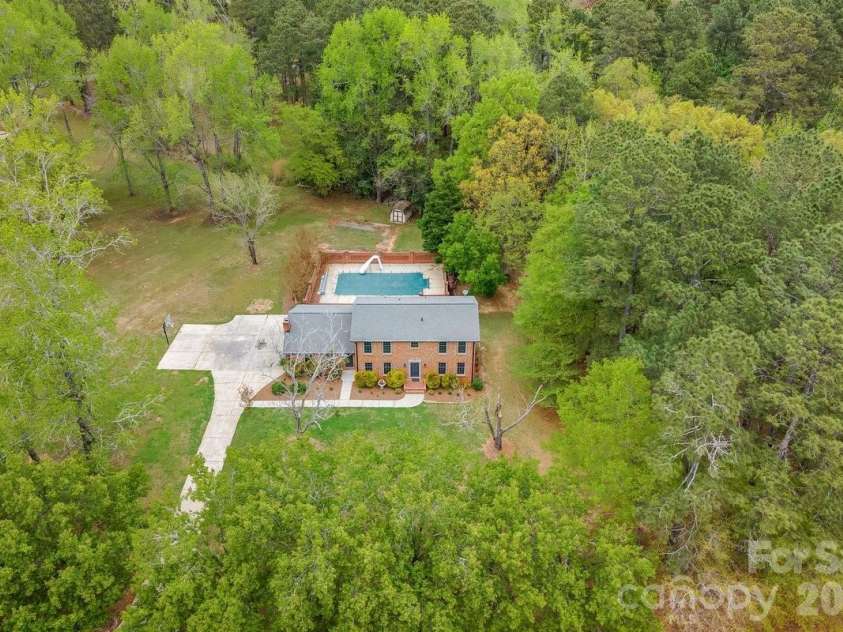 207 Williamsburg Lane, Wadesboro, NC 28170.  MLS# CAR4364530, YatesRealty ID 10474. 