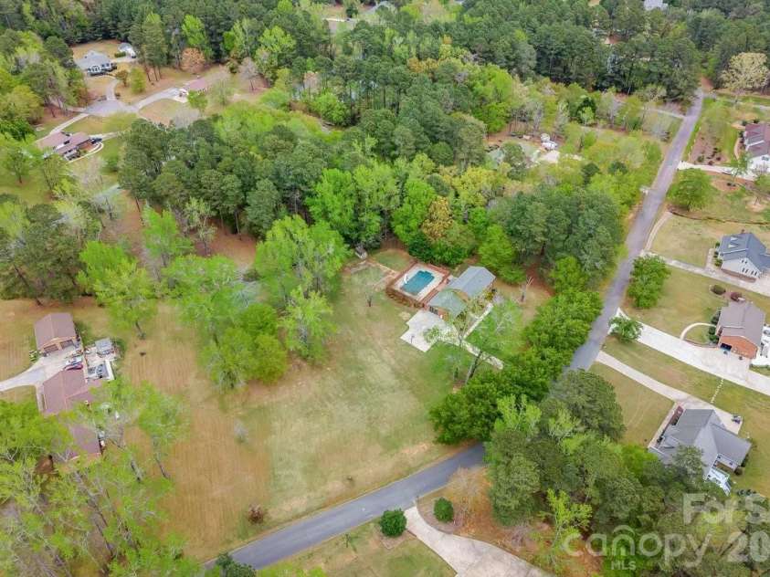 207 Williamsburg Lane, Wadesboro, NC 28170.  MLS# CAR4364530, YatesRealty ID 10474. 