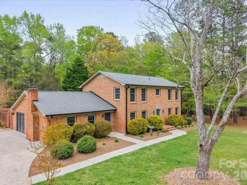 207 Williamsburg Lane, Wadesboro, NC 28170.  MLS# CAR4364530, YatesRealty ID 10474. Front view