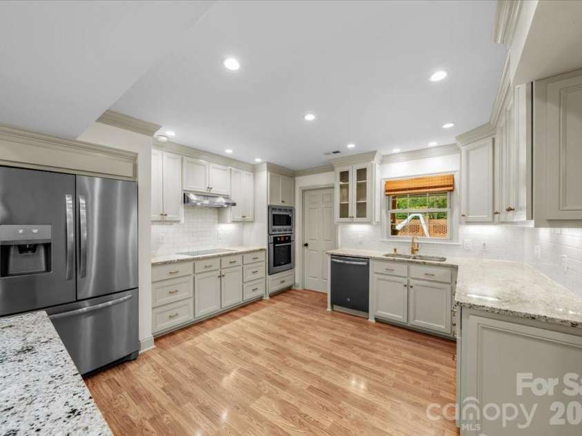 207 Williamsburg Lane, Wadesboro, NC 28170.  MLS# CAR4364530, YatesRealty ID 10474. Kitchen