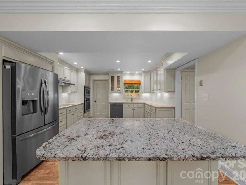 207 Williamsburg Lane, Wadesboro, NC 28170.  MLS# CAR4364530, YatesRealty ID 10474. Kitchen