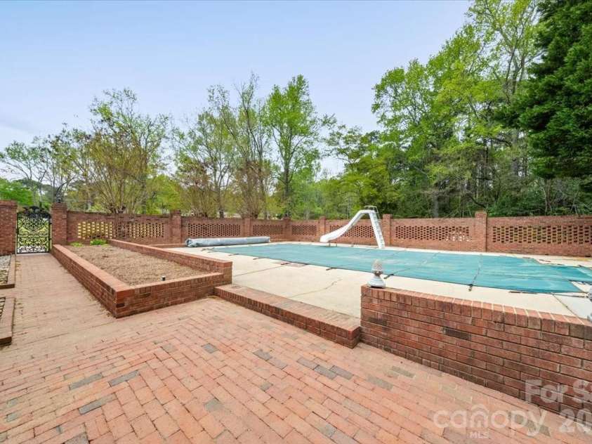 207 Williamsburg Lane, Wadesboro, NC 28170.  MLS# CAR4364530, YatesRealty ID 10474. Pool