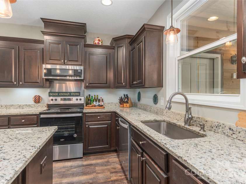 186 Timucua Trail, Waynesville, NC 28786.  MLS# CAR4254132, YatesRealty ID 10475. Ample cabinets.