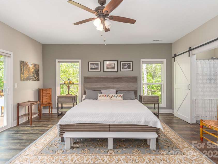 186 Timucua Trail, Waynesville, NC 28786.  MLS# CAR4254132, YatesRealty ID 10475. Large primary bedroom.