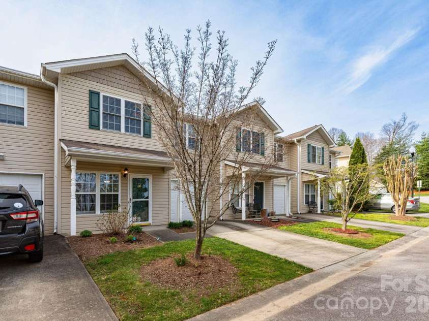 30 Chesire Way, Fletcher, NC 28732.  MLS# CAR4363871, YatesRealty ID 10475. 