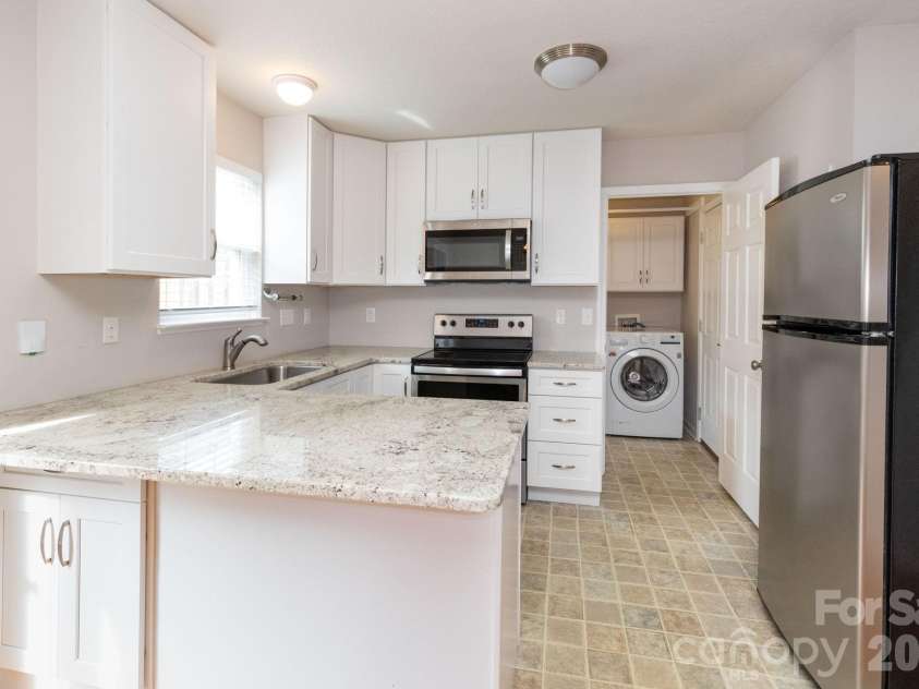 30 Chesire Way, Fletcher, NC 28732.  MLS# CAR4363871, YatesRealty ID 10475. Kitchen