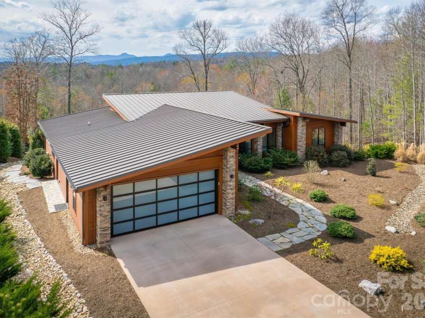 1416 High Valley Way, Lenoir, NC 28645.  MLS# CAR4353473, YatesRealty ID 10476. 