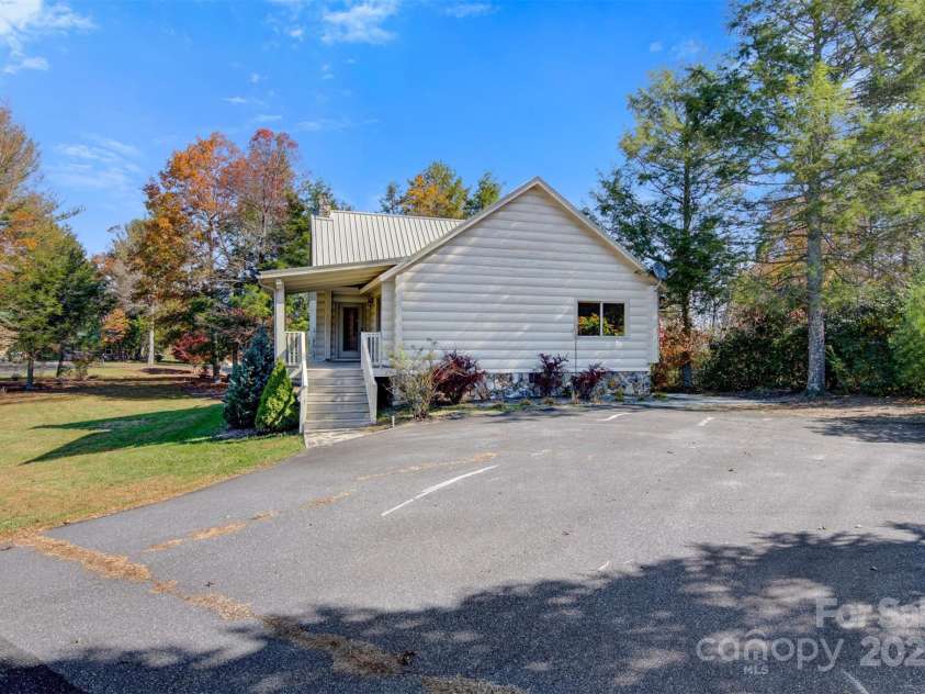 969 Twin Bridges Drive, Fleetwood, NC 28626.  MLS# CAR4254441, YatesRealty ID 10476. 