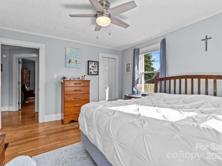 531 Lower Creek Drive, Lenoir, NC 28645.  MLS# CAR4254808, YatesRealty ID 10477. 