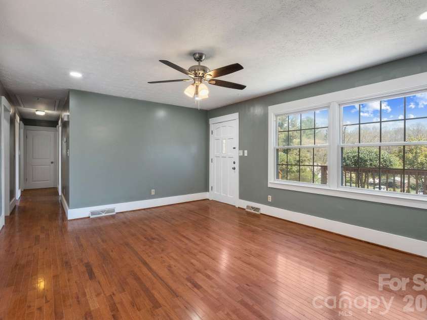 93 English Drive, Candler, NC 28715.  MLS# CAR4361950, YatesRealty ID 10477. 