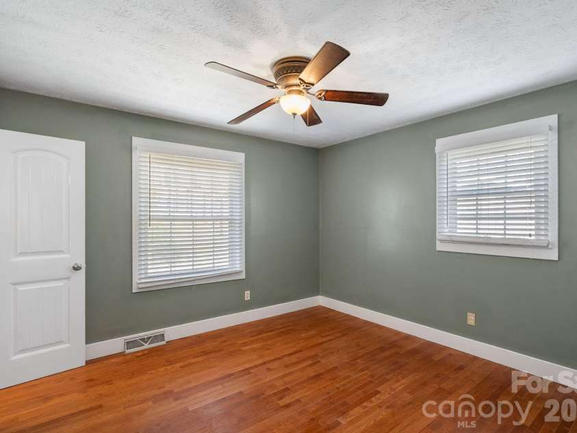 93 English Drive, Candler, NC 28715.  MLS# CAR4361950, YatesRealty ID 10477. 