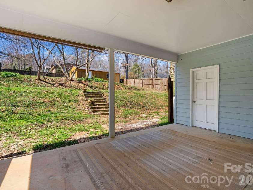 93 English Drive, Candler, NC 28715.  MLS# CAR4361950, YatesRealty ID 10477. 