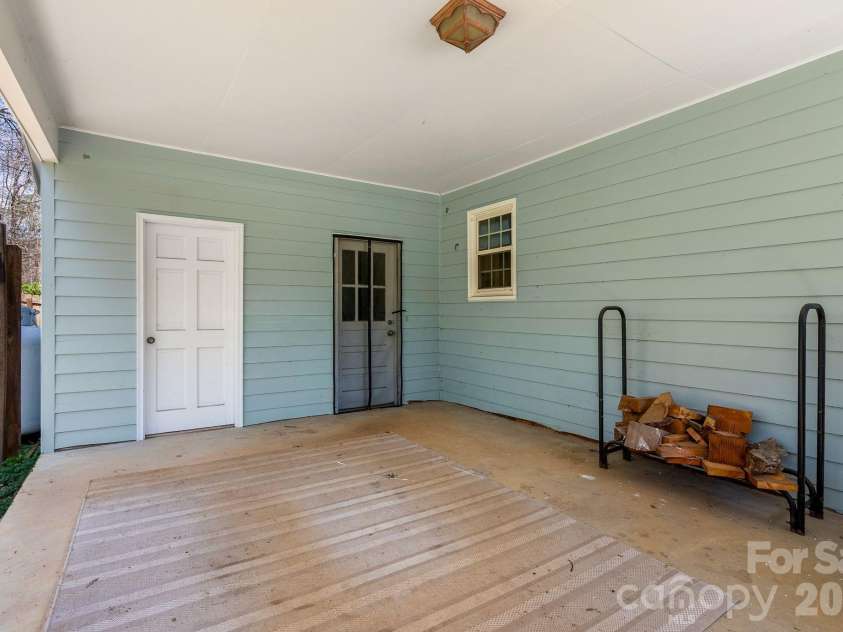 93 English Drive, Candler, NC 28715.  MLS# CAR4361950, YatesRealty ID 10477. 