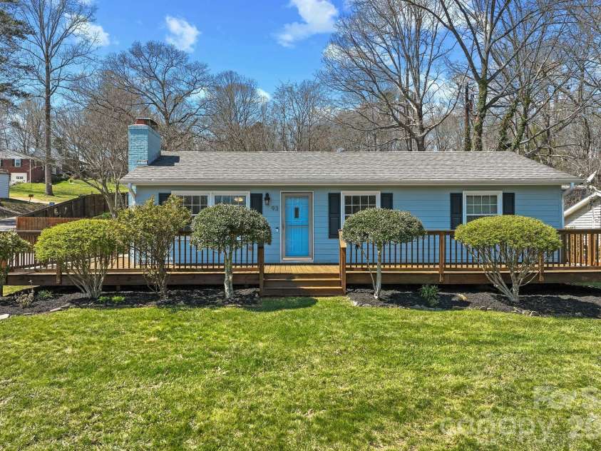 93 English Drive, Candler, NC 28715.  MLS# CAR4361950, YatesRealty ID 10477. 