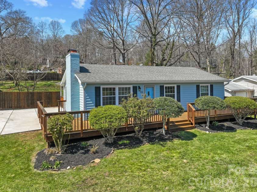 93 English Drive, Candler, NC 28715.  MLS# CAR4361950, YatesRealty ID 10477. 