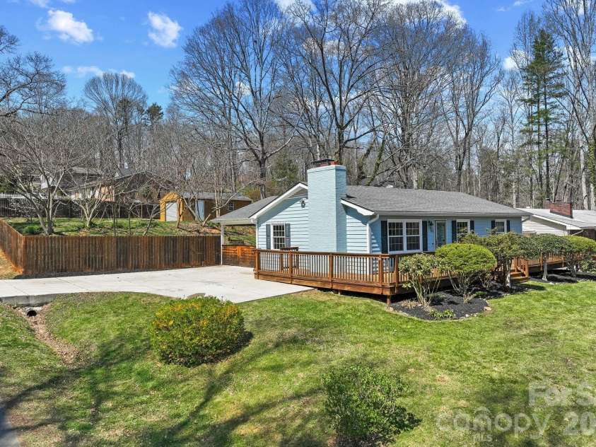 93 English Drive, Candler, NC 28715.  MLS# CAR4361950, YatesRealty ID 10477. 