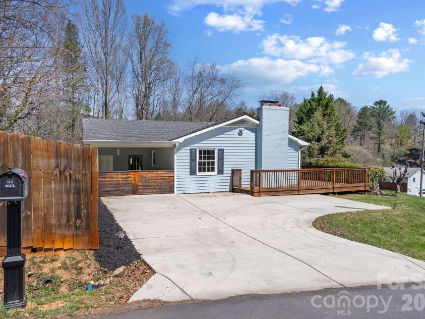 93 English Drive, Candler, NC 28715.  MLS# CAR4361950, YatesRealty ID 10477. 