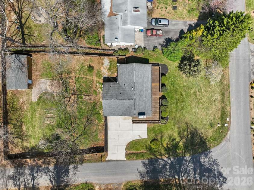 93 English Drive, Candler, NC 28715.  MLS# CAR4361950, YatesRealty ID 10477. 