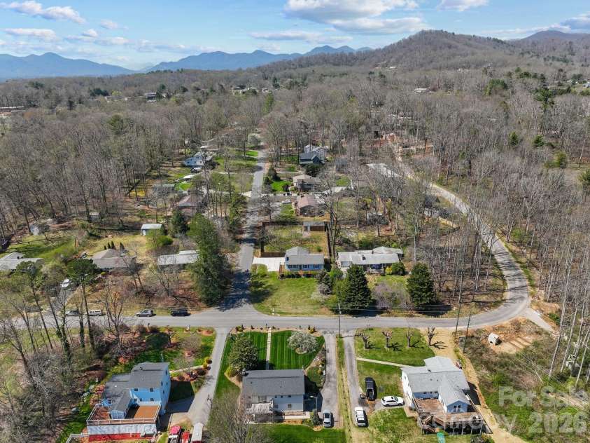 93 English Drive, Candler, NC 28715.  MLS# CAR4361950, YatesRealty ID 10477. 
