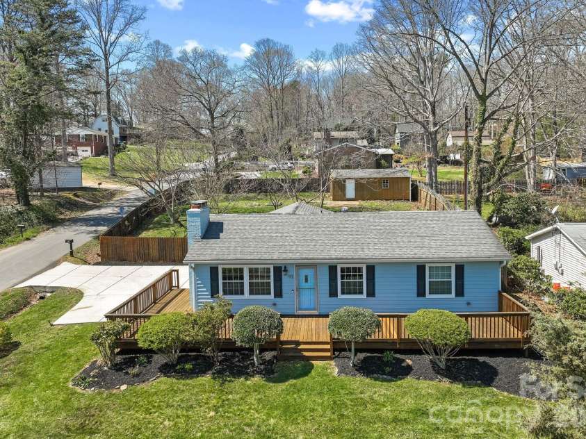 93 English Drive, Candler, NC 28715.  MLS# CAR4361950, YatesRealty ID 10477. 