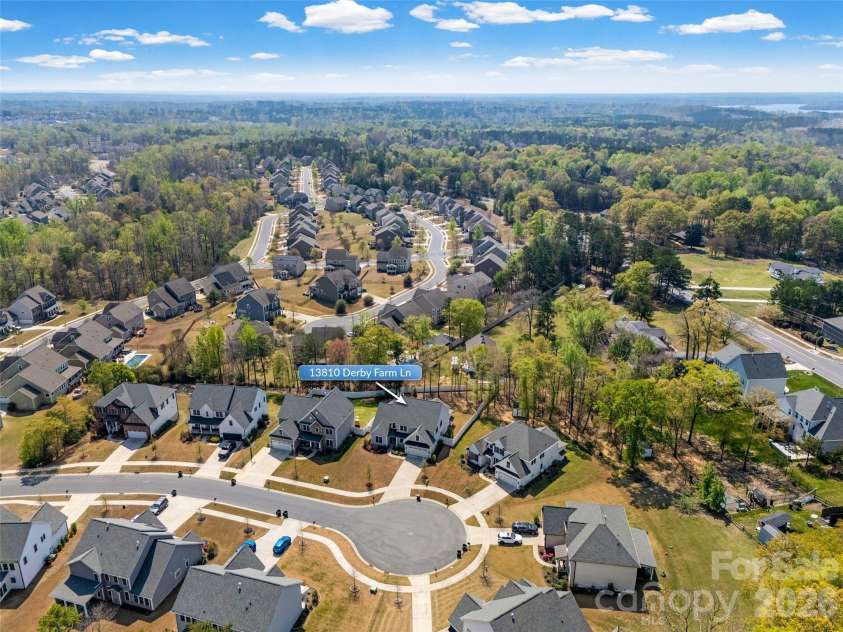 13810 Derby Farm Lane, Charlotte, NC 28278.  MLS# CAR4363258, YatesRealty ID 10479. 
