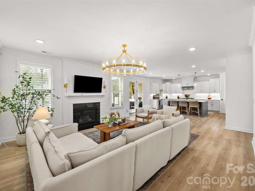 13810 Derby Farm Lane, Charlotte, NC 28278.  MLS# CAR4363258, YatesRealty ID 10479. 