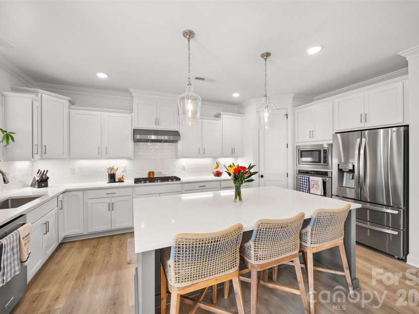 13810 Derby Farm Lane, Charlotte, NC 28278.  MLS# CAR4363258, YatesRealty ID 10479. 