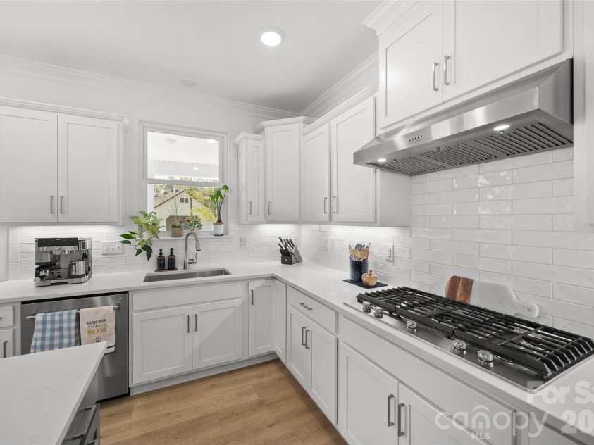 13810 Derby Farm Lane, Charlotte, NC 28278.  MLS# CAR4363258, YatesRealty ID 10479. 