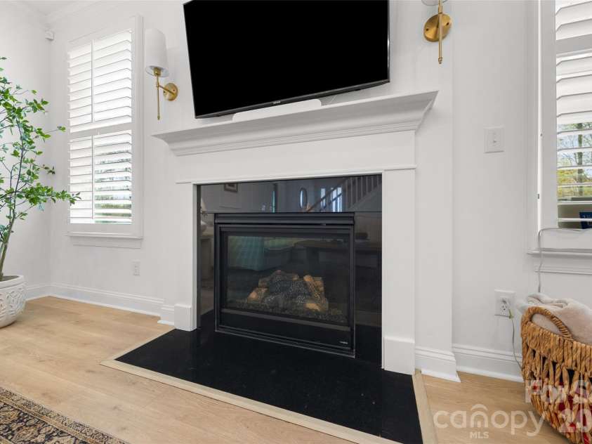 13810 Derby Farm Lane, Charlotte, NC 28278.  MLS# CAR4363258, YatesRealty ID 10479. 