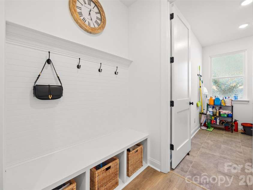 13810 Derby Farm Lane, Charlotte, NC 28278.  MLS# CAR4363258, YatesRealty ID 10479. 