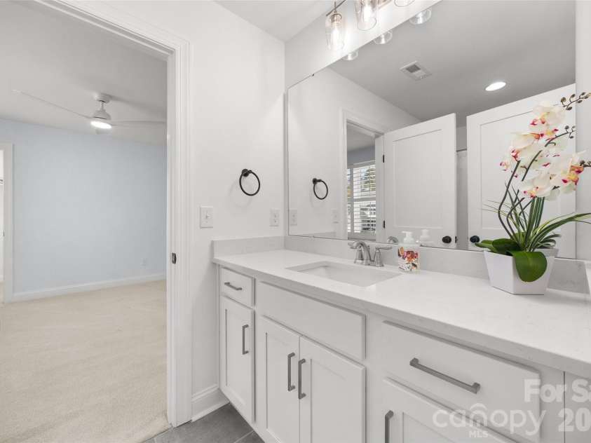 13810 Derby Farm Lane, Charlotte, NC 28278.  MLS# CAR4363258, YatesRealty ID 10479. 