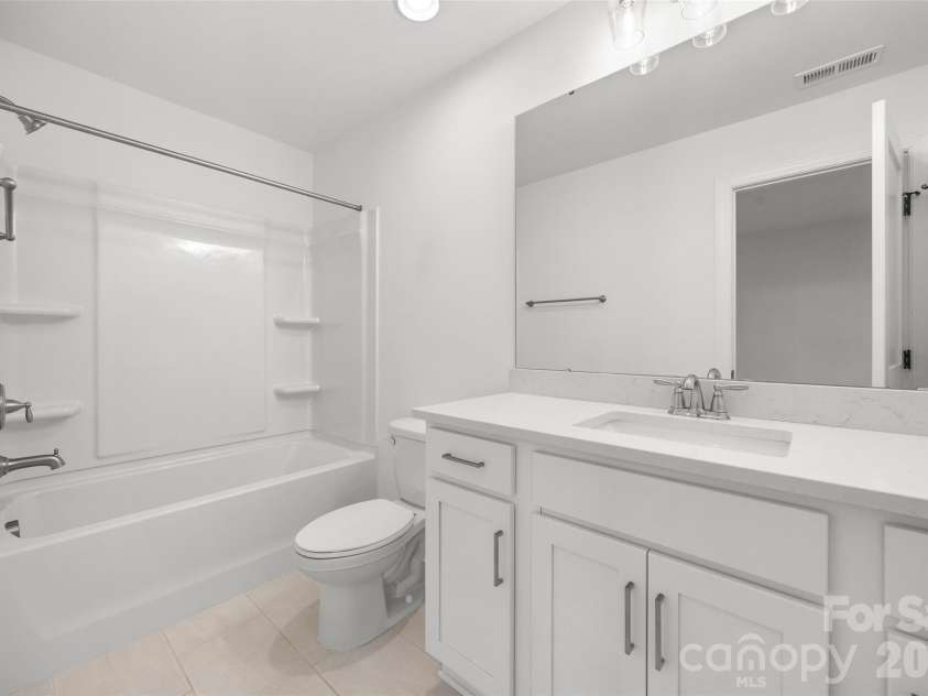 13810 Derby Farm Lane, Charlotte, NC 28278.  MLS# CAR4363258, YatesRealty ID 10479. 